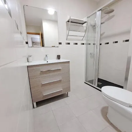 Centrico En Proximo Parada De Metro Angel Guimera Walencja