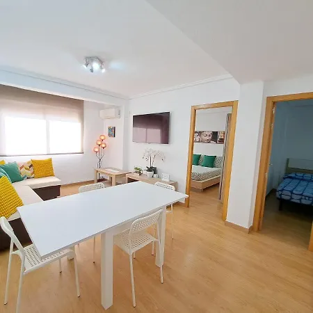 Centrico En Proximo Parada De Metro Angel Guimera Walencja