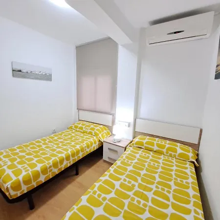 Centrico En Proximo Parada De Metro Angel Guimera * Walencja